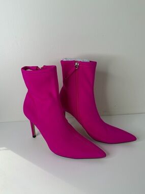 Zara Fuchsia Pink Stretch Fabric Pointed Toe Sock Boots women’s size 38 (7.5)